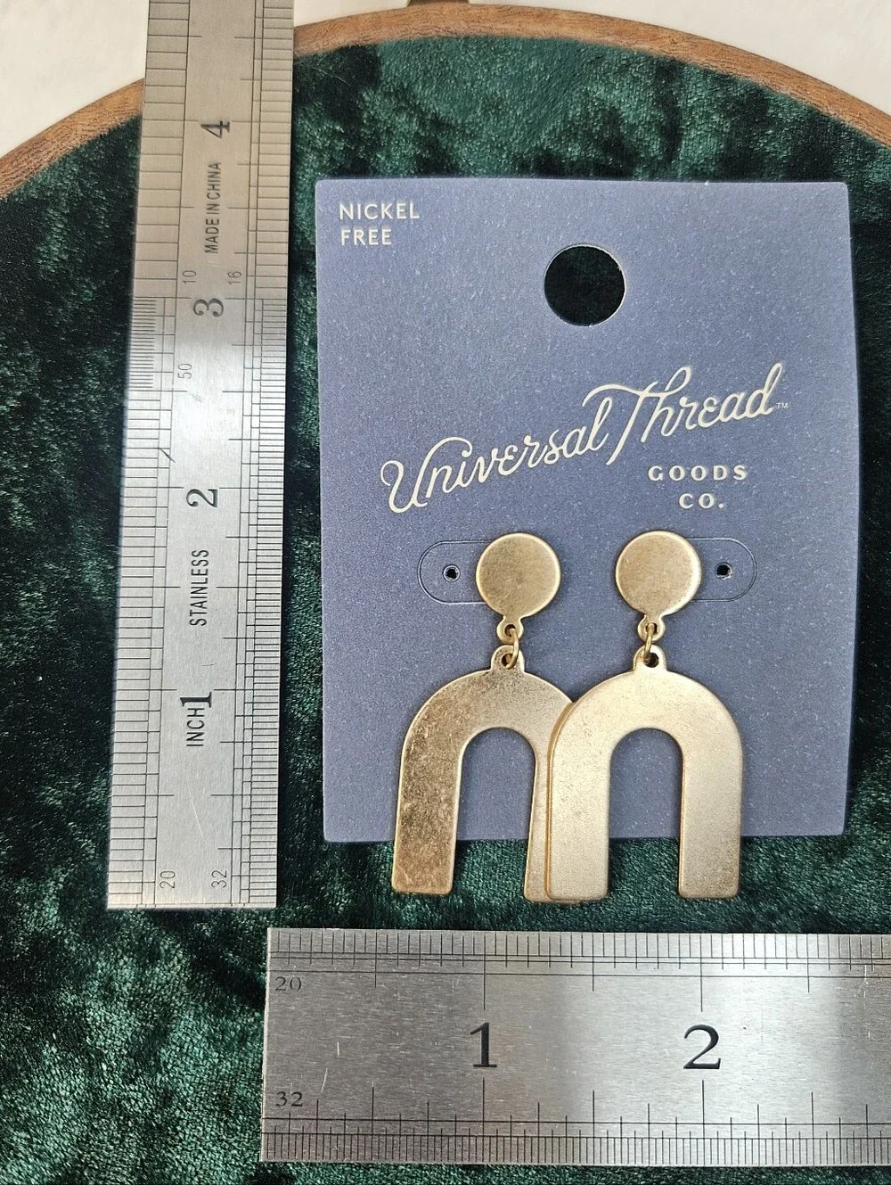 Universal Thread nwt matte
